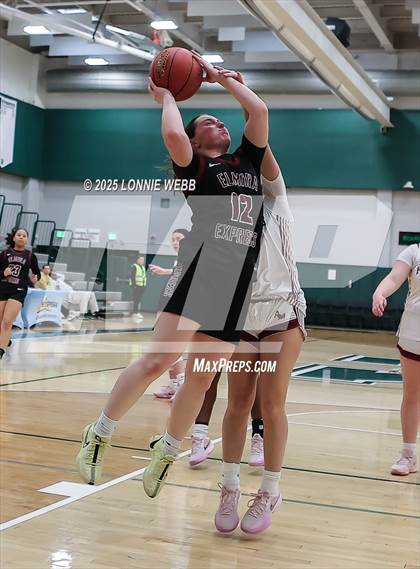 Thumbnail 2 in Elmira vs. Albertus Magnus (NYSPHSAA Class AAA Regional Semifinal) photogallery.