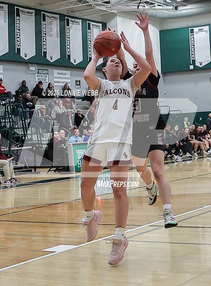Thumbnail 2 in Elmira vs. Albertus Magnus (NYSPHSAA Class AAA Regional Semifinal) photogallery.