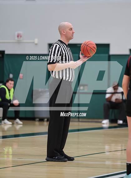 Thumbnail 2 in Elmira vs. Albertus Magnus (NYSPHSAA Class AAA Regional Semifinal) photogallery.