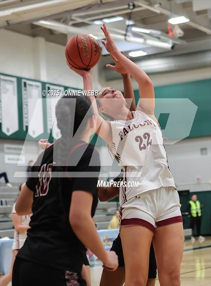 Thumbnail 1 in Elmira vs. Albertus Magnus (NYSPHSAA Class AAA Regional Semifinal) photogallery.