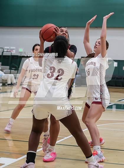 Thumbnail 3 in Elmira vs. Albertus Magnus (NYSPHSAA Class AAA Regional Semifinal) photogallery.