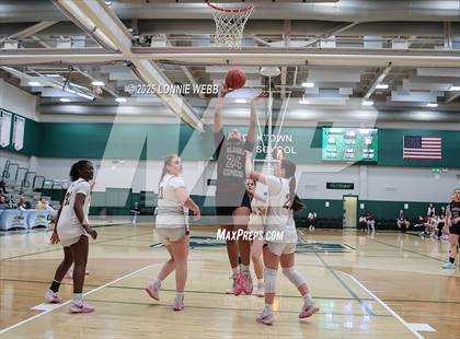 Thumbnail 2 in Elmira vs. Albertus Magnus (NYSPHSAA Class AAA Regional Semifinal) photogallery.