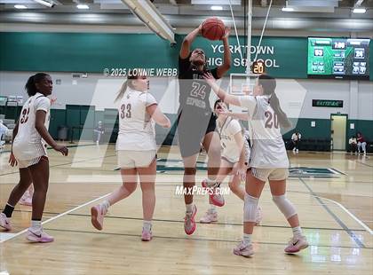 Thumbnail 1 in Elmira vs. Albertus Magnus (NYSPHSAA Class AAA Regional Semifinal) photogallery.