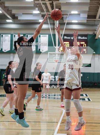 Thumbnail 1 in Elmira vs. Albertus Magnus (NYSPHSAA Class AAA Regional Semifinal) photogallery.