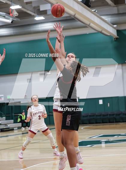 Thumbnail 2 in Elmira vs. Albertus Magnus (NYSPHSAA Class AAA Regional Semifinal) photogallery.