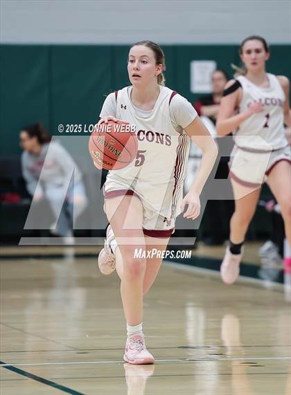 Thumbnail 3 in Elmira vs. Albertus Magnus (NYSPHSAA Class AAA Regional Semifinal) photogallery.