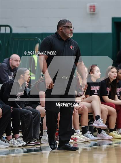 Thumbnail 3 in Elmira vs. Albertus Magnus (NYSPHSAA Class AAA Regional Semifinal) photogallery.