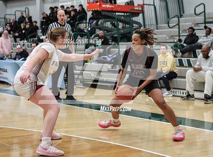 Thumbnail 2 in Elmira vs. Albertus Magnus (NYSPHSAA Class AAA Regional Semifinal) photogallery.