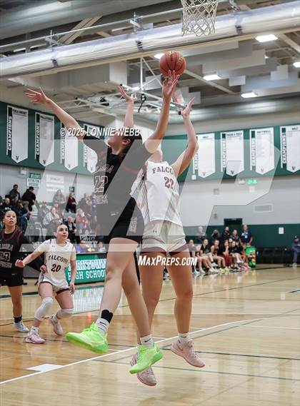 Thumbnail 3 in Elmira vs. Albertus Magnus (NYSPHSAA Class AAA Regional Semifinal) photogallery.