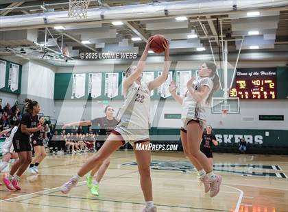 Thumbnail 1 in Elmira vs. Albertus Magnus (NYSPHSAA Class AAA Regional Semifinal) photogallery.