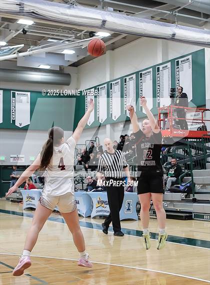Thumbnail 3 in Elmira vs. Albertus Magnus (NYSPHSAA Class AAA Regional Semifinal) photogallery.