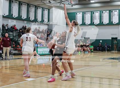 Thumbnail 1 in Elmira vs. Albertus Magnus (NYSPHSAA Class AAA Regional Semifinal) photogallery.