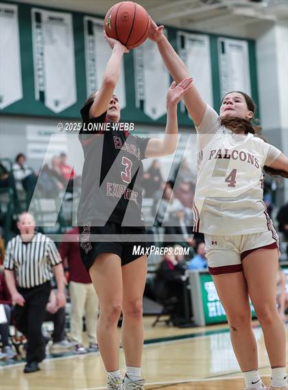 Thumbnail 1 in Elmira vs. Albertus Magnus (NYSPHSAA Class AAA Regional Semifinal) photogallery.