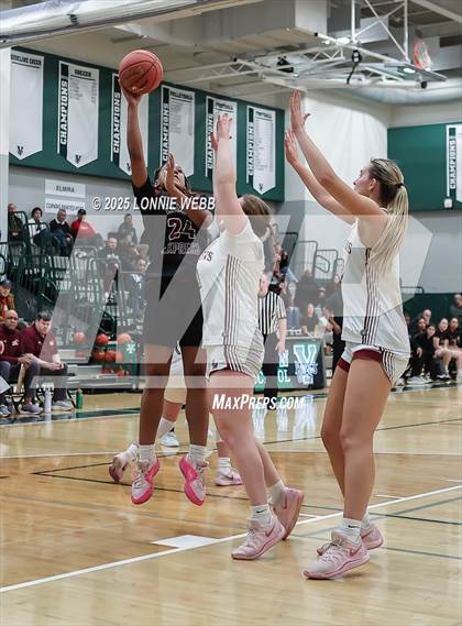 Thumbnail 1 in Elmira vs. Albertus Magnus (NYSPHSAA Class AAA Regional Semifinal) photogallery.