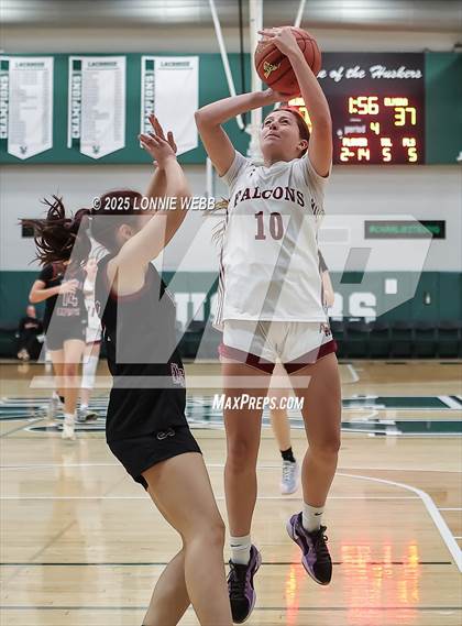 Thumbnail 2 in Elmira vs. Albertus Magnus (NYSPHSAA Class AAA Regional Semifinal) photogallery.