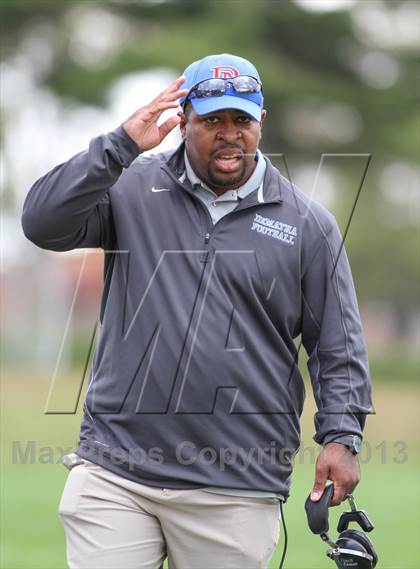 Thumbnail 3 in DeMatha @ Archbishop Carroll photogallery.