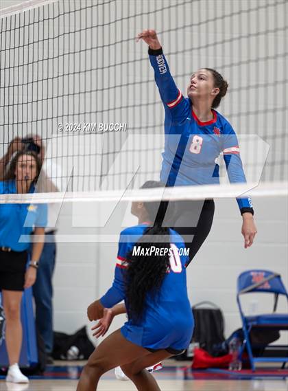 Thumbnail 1 in Charleston Catholic @ Hoover photogallery.