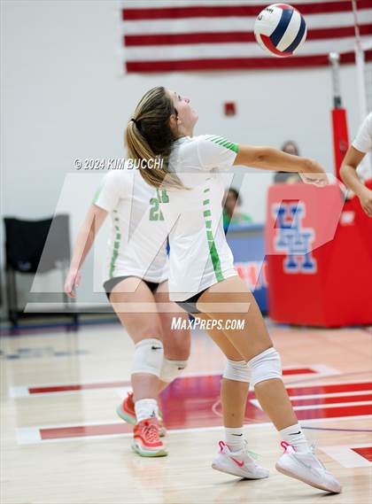 Thumbnail 3 in Charleston Catholic @ Hoover photogallery.