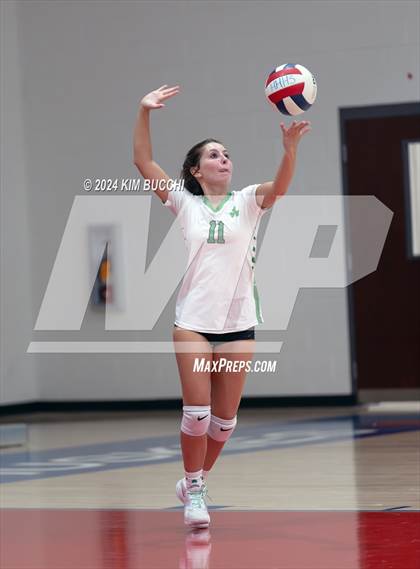 Thumbnail 2 in Charleston Catholic @ Hoover photogallery.