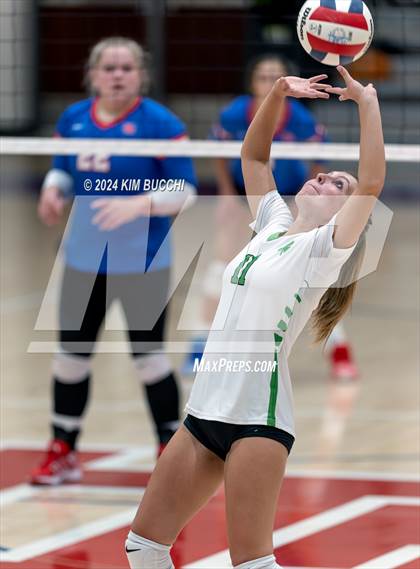Thumbnail 2 in Charleston Catholic @ Hoover photogallery.