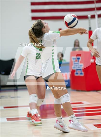 Thumbnail 1 in Charleston Catholic @ Hoover photogallery.
