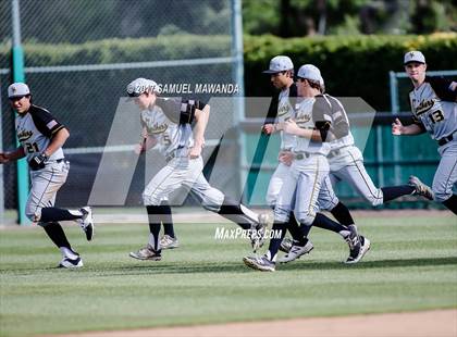 Thumbnail 3 in Harvard-Westlake vs  Newbury Park photogallery.