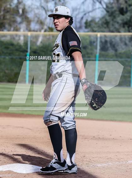 Thumbnail 2 in Harvard-Westlake vs  Newbury Park photogallery.