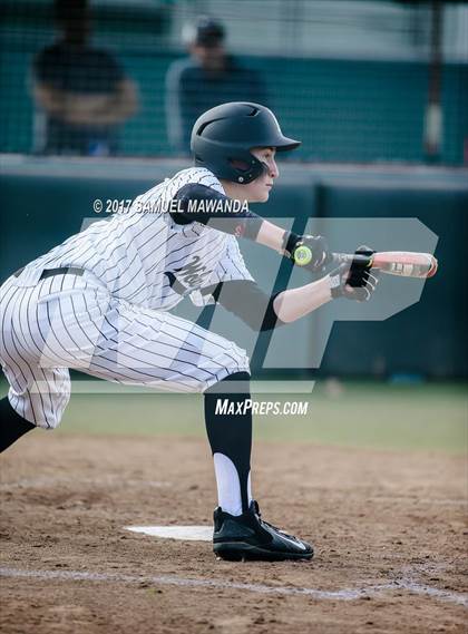 Thumbnail 3 in Harvard-Westlake vs  Newbury Park photogallery.