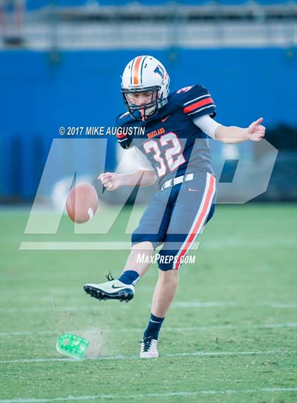 Thumbnail 2 in Lovejoy @ Wakeland photogallery.