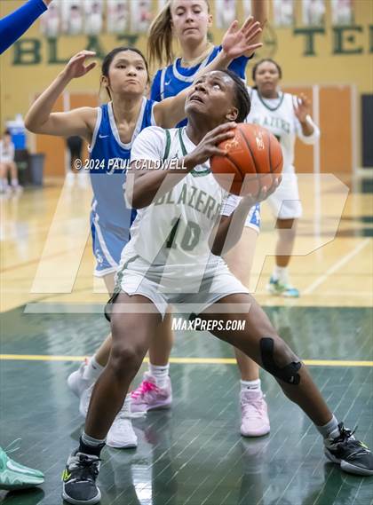 Thumbnail 1 in Seattle Prep @ Timberline (WIAA 3A Opening Round) photogallery.