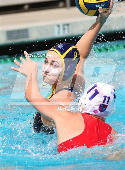 Thumbnail 2 in St. Ignatius College Preparatory vs Leland (Saint Francis Invitational) photogallery.