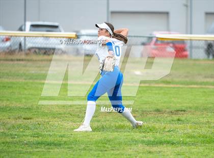 Thumbnail 3 in Cathedral Catholic vs. Santa Margarita (Holy Bowl Classic) photogallery.