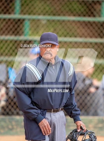 Thumbnail 3 in Cathedral Catholic vs. Santa Margarita (Holy Bowl Classic) photogallery.