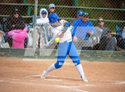 Thumbnail 3 in Cathedral Catholic vs. Santa Margarita (Holy Bowl Classic) photogallery.