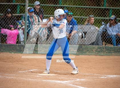 Thumbnail 3 in Cathedral Catholic vs. Santa Margarita (Holy Bowl Classic) photogallery.