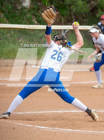 Thumbnail 3 in Cathedral Catholic vs. Santa Margarita (Holy Bowl Classic) photogallery.