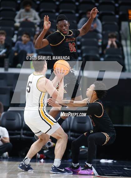 Thumbnail 1 in Crespi vs Bishop Alemany (Trinity-Mission League Show @ Intuit Dome) photogallery.