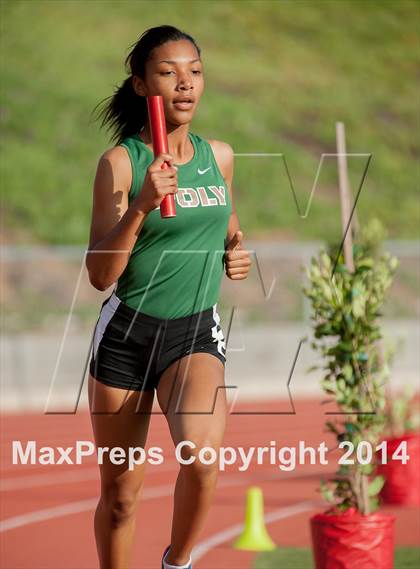 Thumbnail 1 in Redondo Nike Invitational (Girls 4x800m Relay) photogallery.