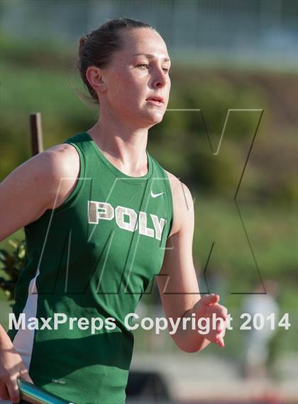 Thumbnail 3 in Redondo Nike Invitational (Girls 4x800m Relay) photogallery.