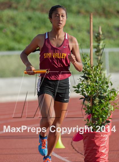 Thumbnail 2 in Redondo Nike Invitational (Girls 4x800m Relay) photogallery.