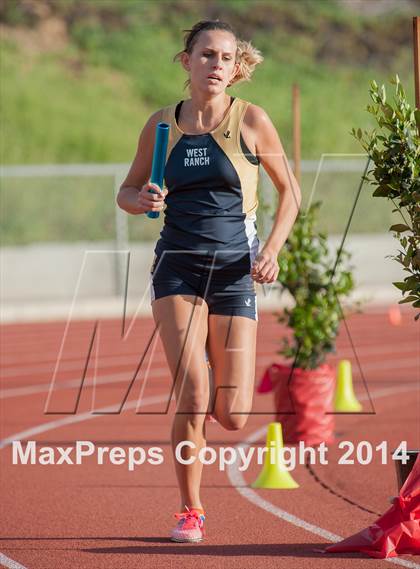 Thumbnail 2 in Redondo Nike Invitational (Girls 4x800m Relay) photogallery.