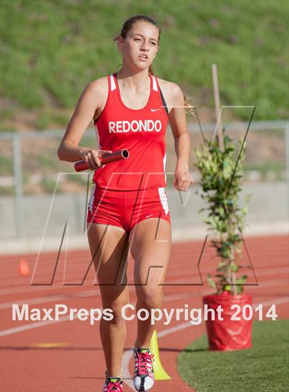 Thumbnail 3 in Redondo Nike Invitational (Girls 4x800m Relay) photogallery.