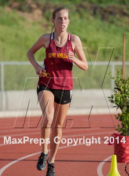 Thumbnail 2 in Redondo Nike Invitational (Girls 4x800m Relay) photogallery.