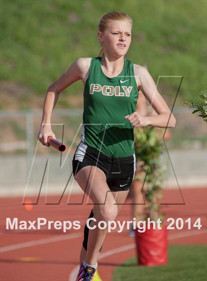 Thumbnail 2 in Redondo Nike Invitational (Girls 4x800m Relay) photogallery.