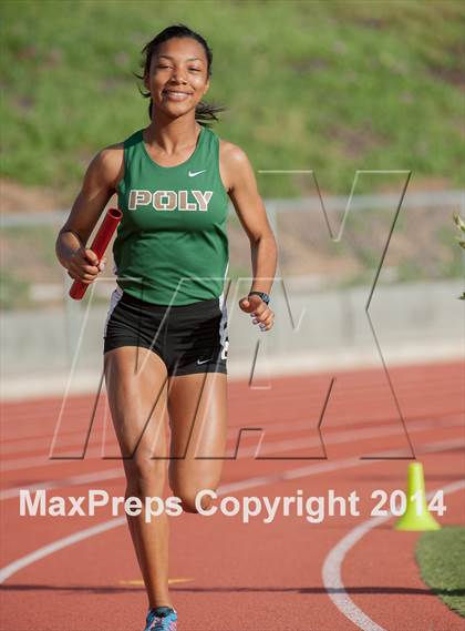 Thumbnail 2 in Redondo Nike Invitational (Girls 4x800m Relay) photogallery.