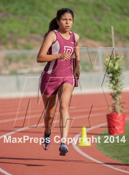Thumbnail 1 in Redondo Nike Invitational (Girls 4x800m Relay) photogallery.