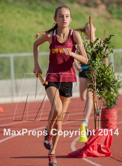 Thumbnail 2 in Redondo Nike Invitational (Girls 4x800m Relay) photogallery.