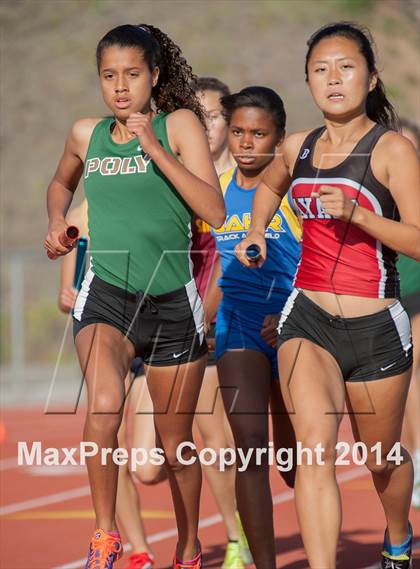 Thumbnail 2 in Redondo Nike Invitational (Girls 4x800m Relay) photogallery.