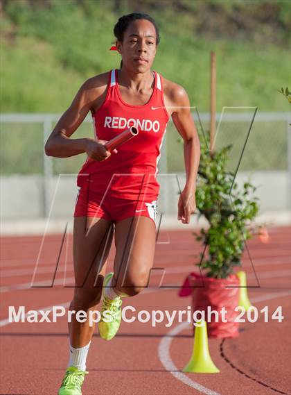 Thumbnail 2 in Redondo Nike Invitational (Girls 4x800m Relay) photogallery.