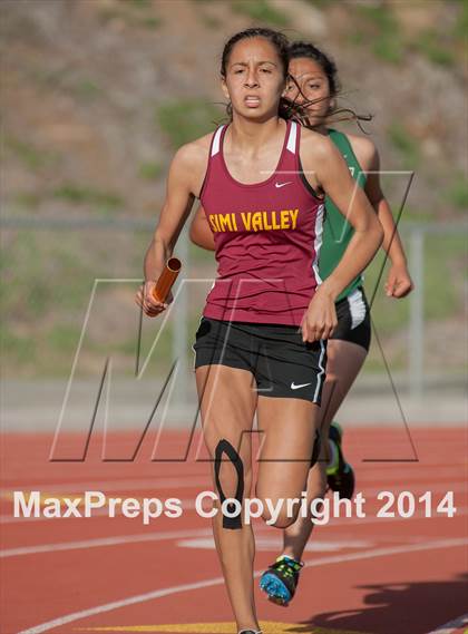 Thumbnail 3 in Redondo Nike Invitational (Girls 4x800m Relay) photogallery.